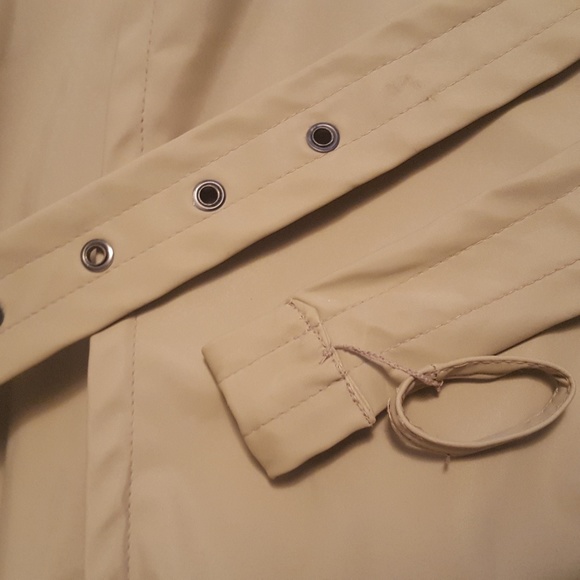 Khaki Rain Trench coat ☂️ - Picture 8 of 8